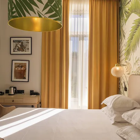 Verlaine Hotel