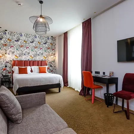 Verlaine Hotel 4*