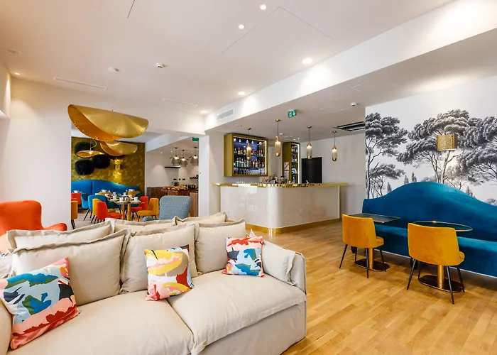Verlaine Hotel